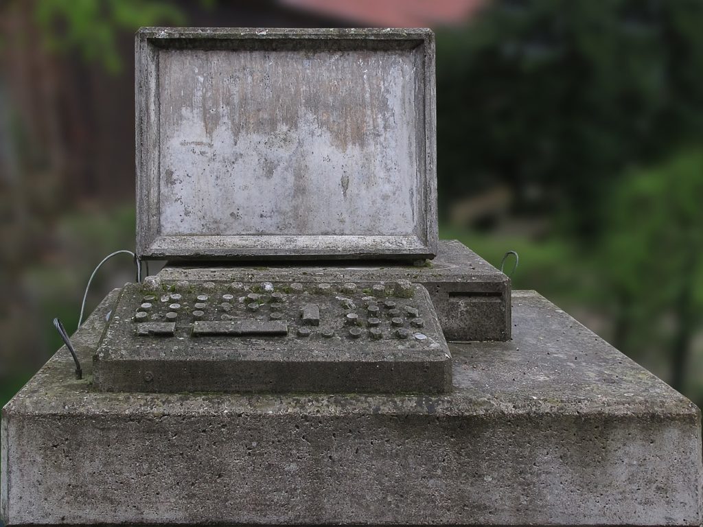 Alter Computer